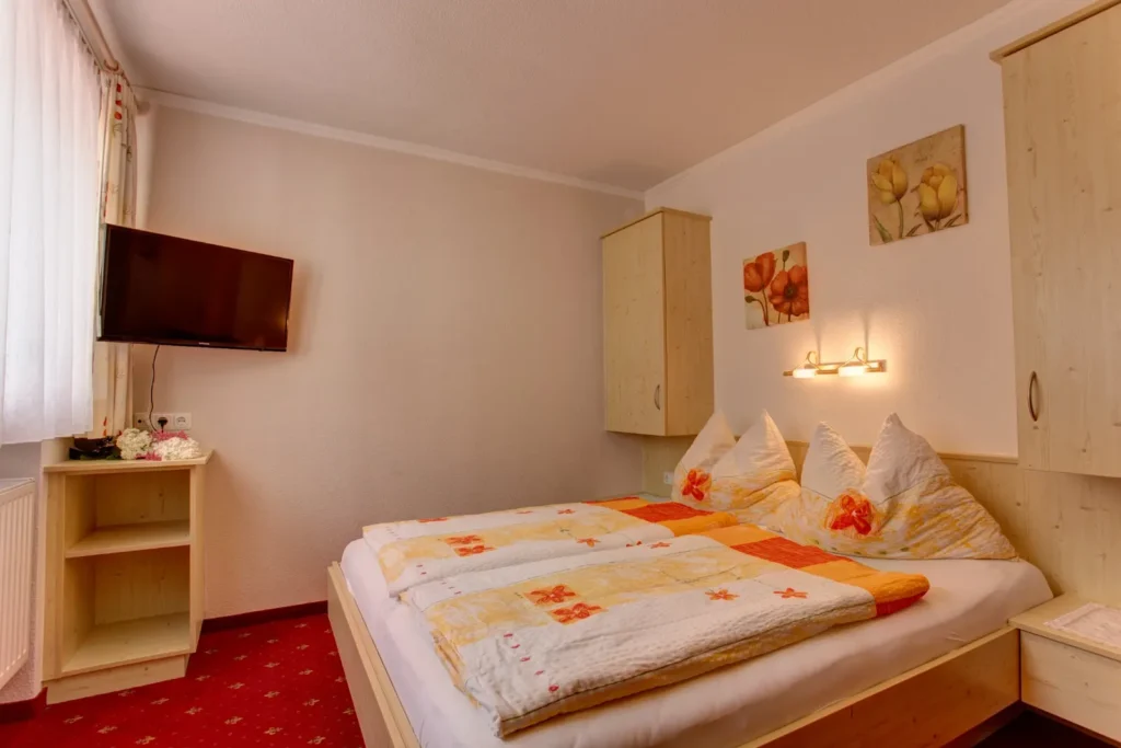 Helles Doppelzimmer in der Alpenruh